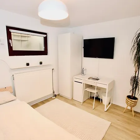 Gemuetliches Schwarzwald-Apartment Im Ruhigen Untergeschoss Eines Hauses Denzlingen Extérieur photo